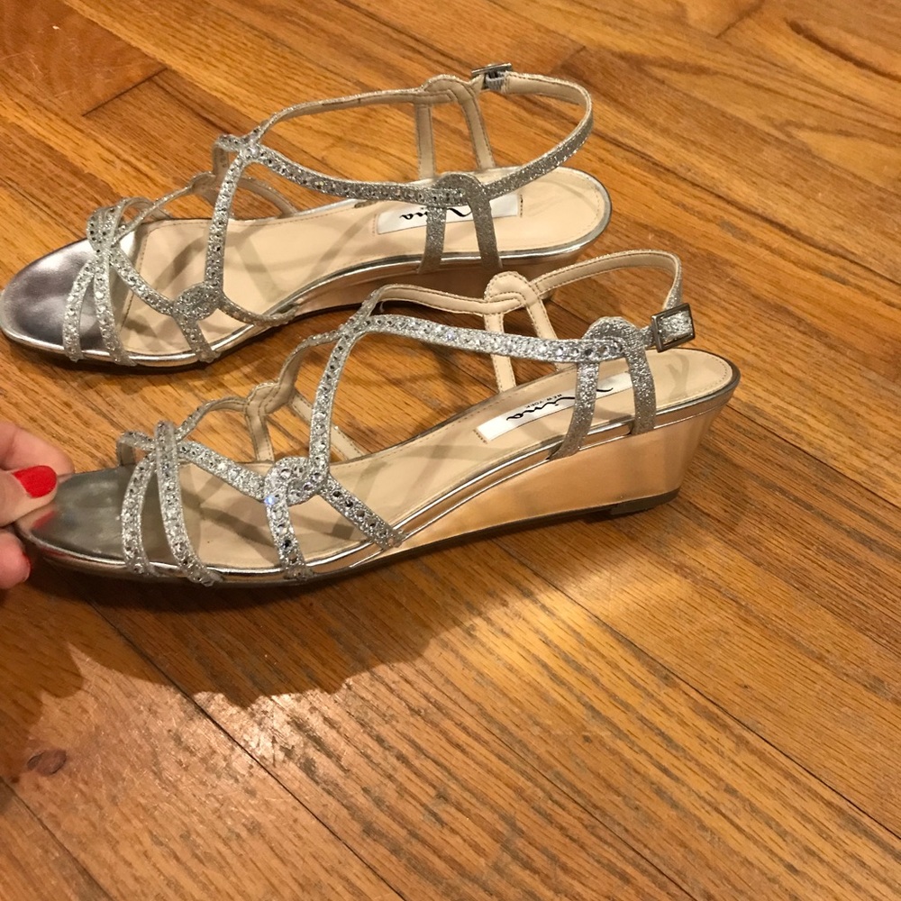 Low wedge shoe